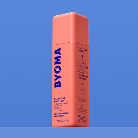 Balancing-Face-Mist-Lifestyle1.jpg